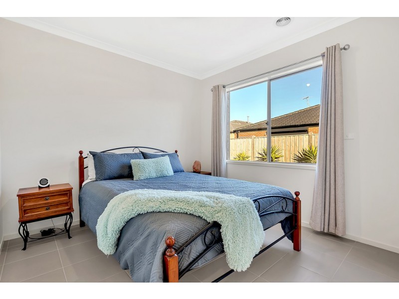 14 Bedgebury Street, Mickleham VIC 3064