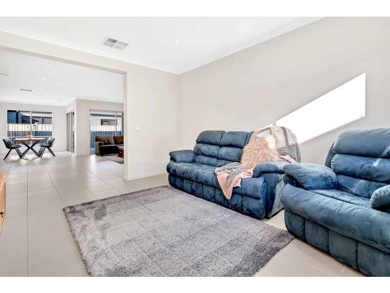 14 Bedgebury Street, Mickleham VIC 3064