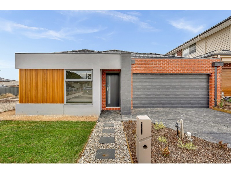 4 Herbie Court, Doreen VIC 3754