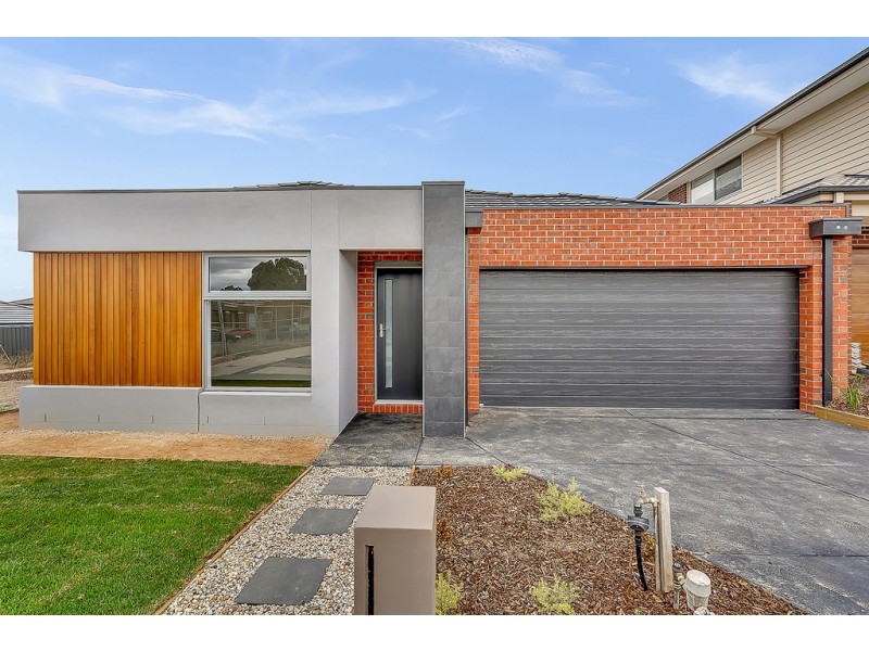 4 Herbie Court, Doreen VIC 3754