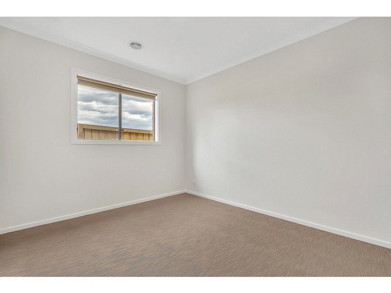 4 Herbie Court, Doreen VIC 3754