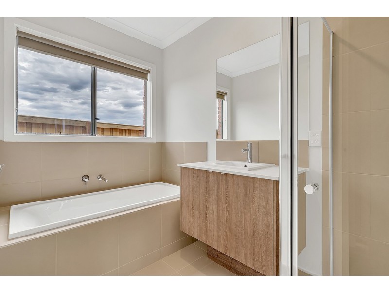 4 Herbie Court, Doreen VIC 3754