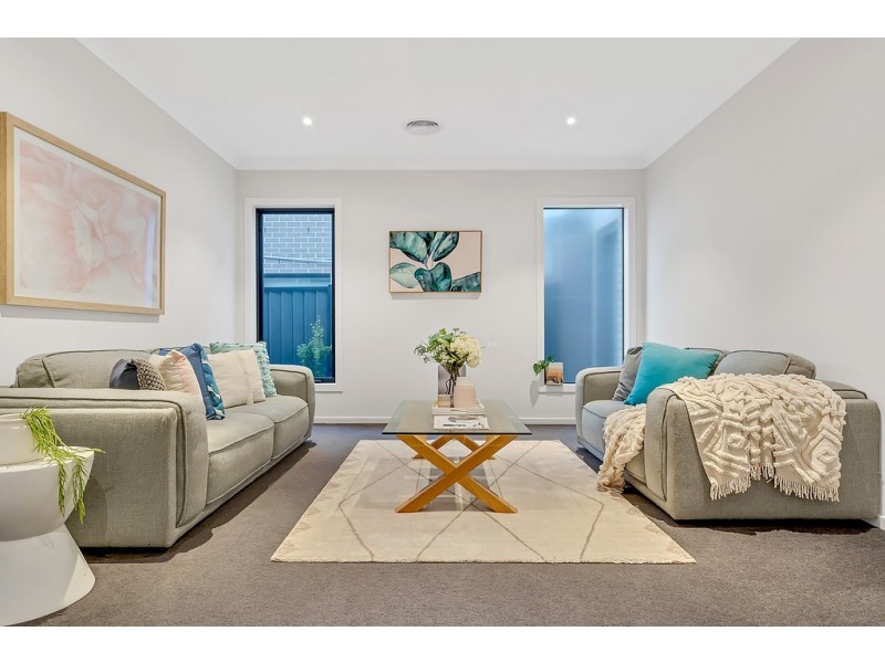 30 Euphoria Street, Craigieburn VIC 3064