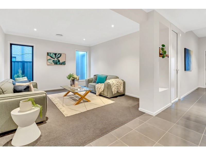 30 Euphoria Street, Craigieburn VIC 3064