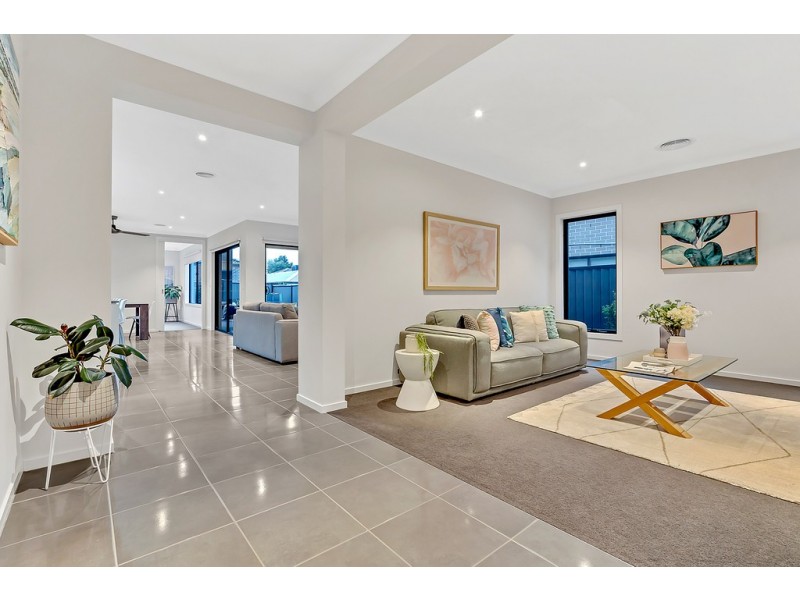 30 Euphoria Street, Craigieburn VIC 3064