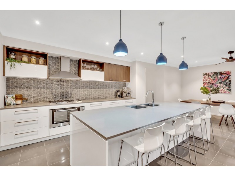 30 Euphoria Street, Craigieburn VIC 3064