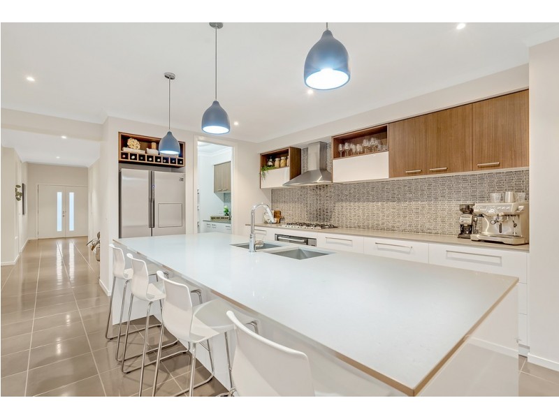 30 Euphoria Street, Craigieburn VIC 3064