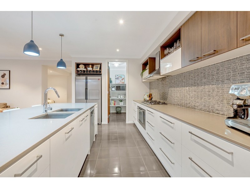 30 Euphoria Street, Craigieburn VIC 3064