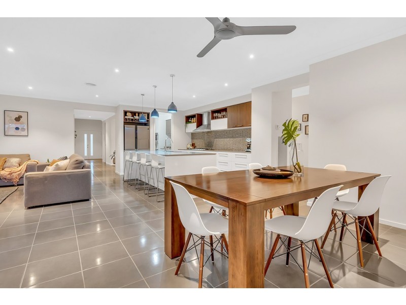 30 Euphoria Street, Craigieburn VIC 3064