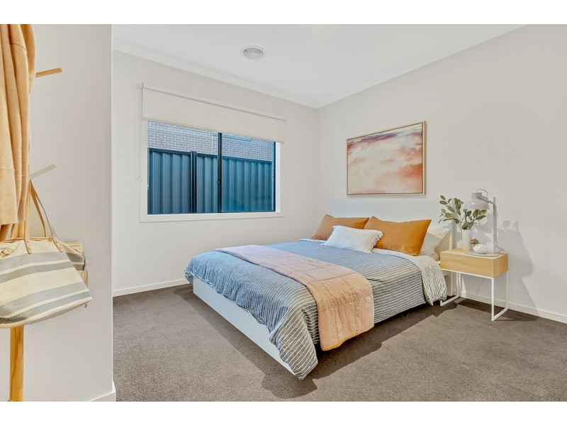 30 Euphoria Street, Craigieburn VIC 3064