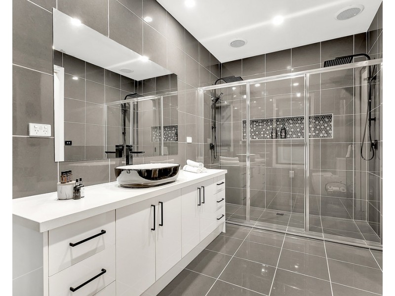 66 Clopton Rise, Craigieburn VIC 3064