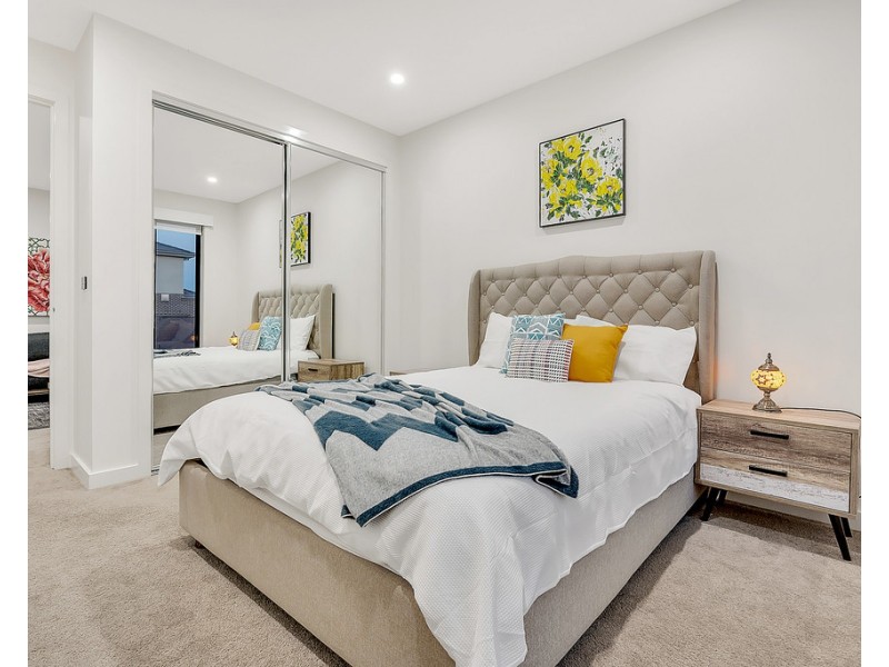 66 Clopton Rise, Craigieburn VIC 3064