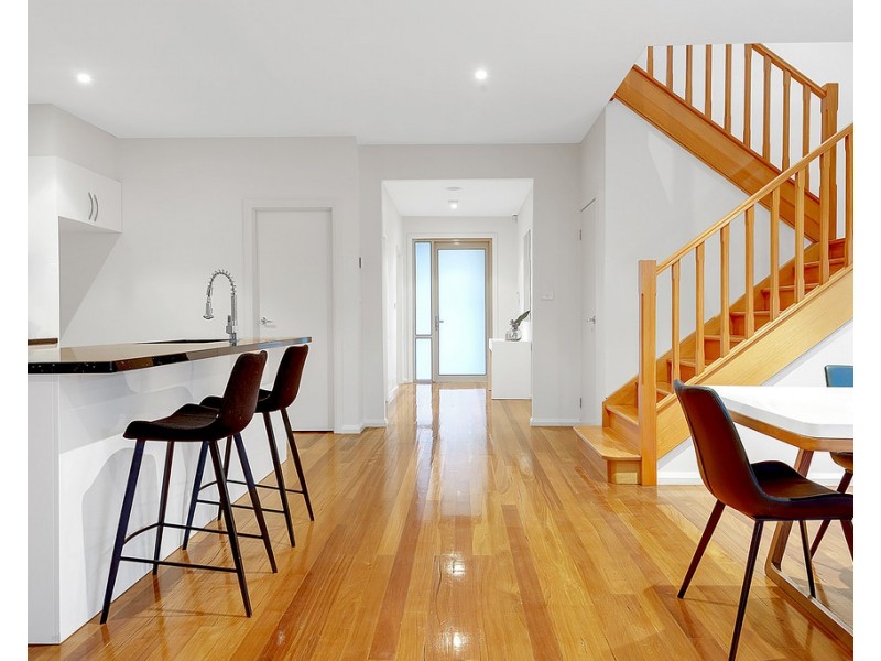 4 Clarendon Avenue, Craigieburn VIC 3064