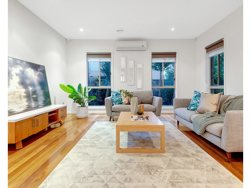 4 Clarendon Avenue, Craigieburn VIC 3064