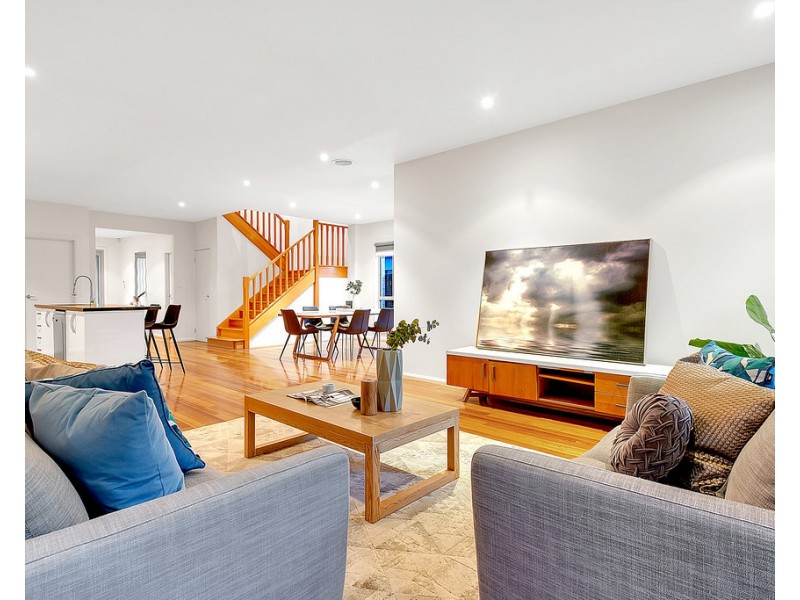 4 Clarendon Avenue, Craigieburn VIC 3064