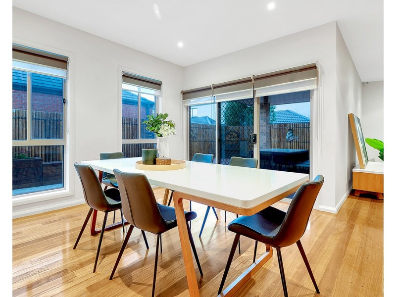 4 Clarendon Avenue, Craigieburn VIC 3064