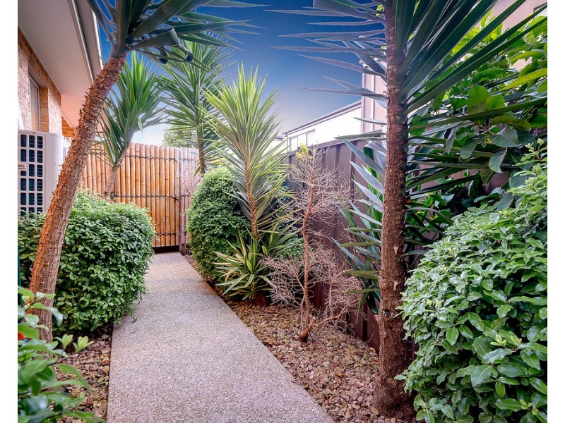 4 Clarendon Avenue, Craigieburn VIC 3064