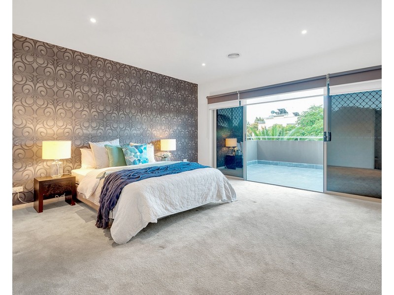 4 Clarendon Avenue, Craigieburn VIC 3064