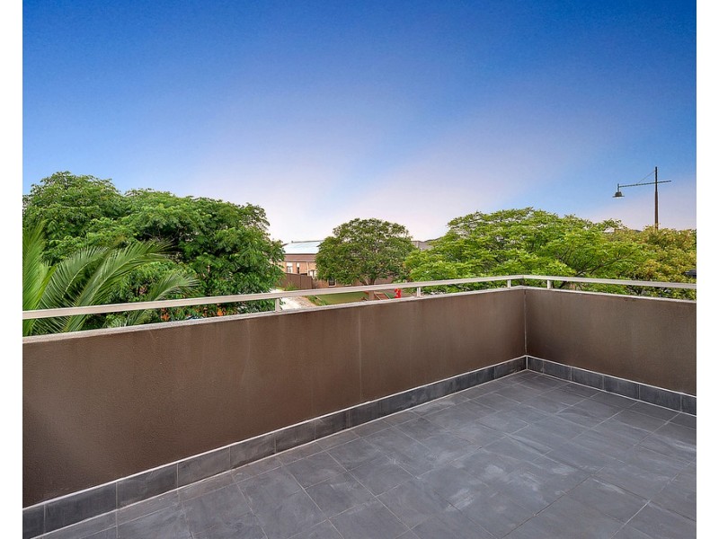 4 Clarendon Avenue, Craigieburn VIC 3064