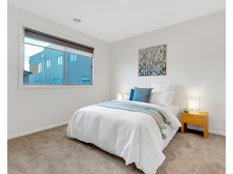 4 Clarendon Avenue, Craigieburn VIC 3064