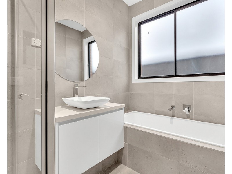 18 Elderberry Street, Craigieburn VIC 3064