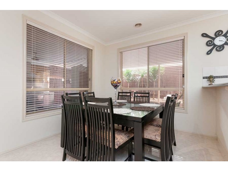 13 Marchmont Rise, Craigieburn VIC 3064