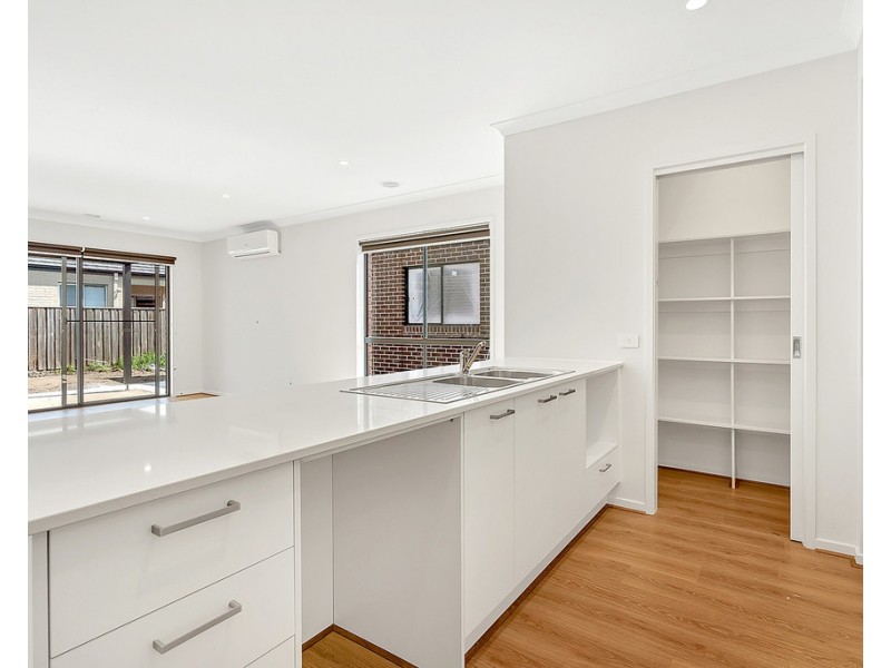 40 Gossia Avenue, Craigieburn VIC 3064