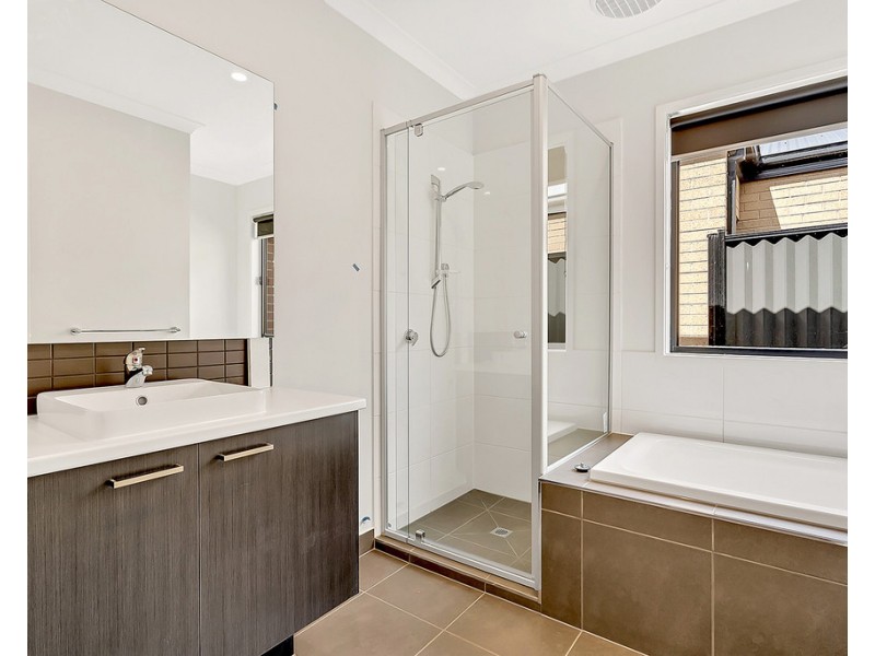 40 Gossia Avenue, Craigieburn VIC 3064