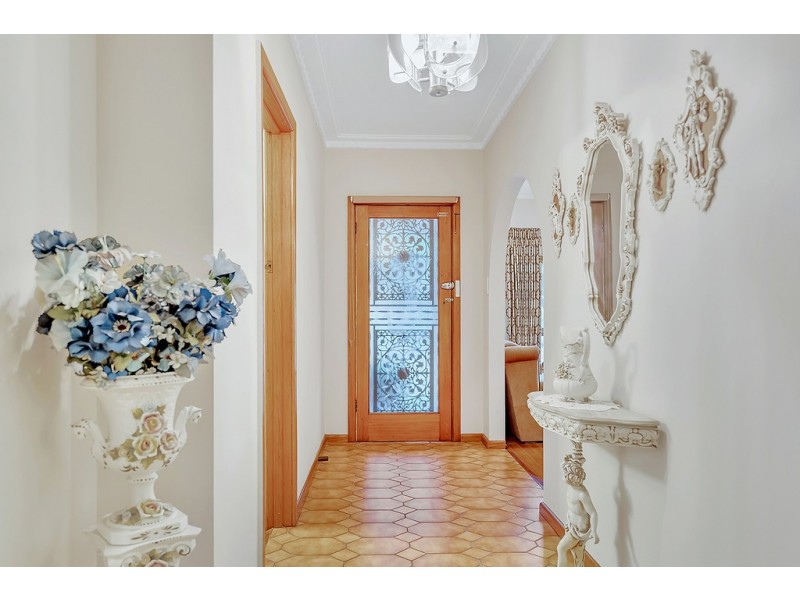 7 Burbank Drive, Reservoir VIC 3073