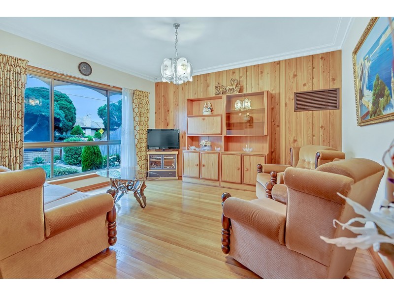 7 Burbank Drive, Reservoir VIC 3073