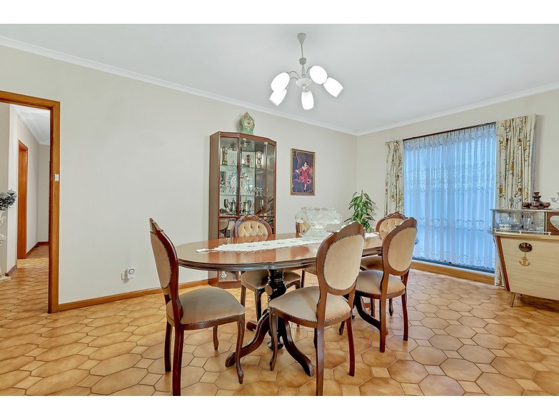 7 Burbank Drive, Reservoir VIC 3073