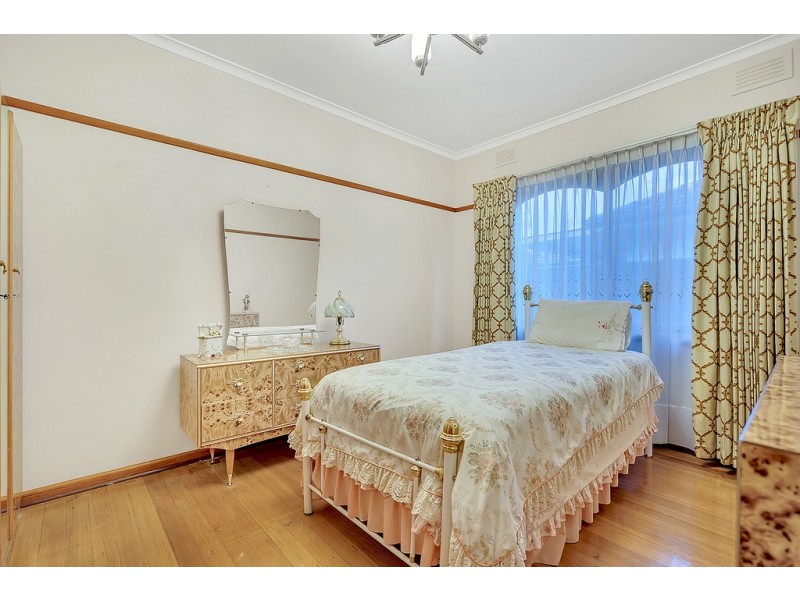 7 Burbank Drive, Reservoir VIC 3073