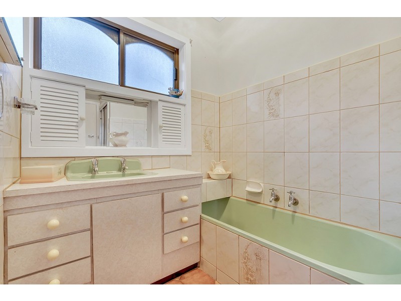 7 Burbank Drive, Reservoir VIC 3073