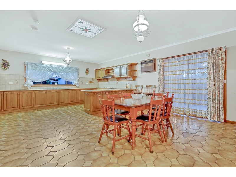 7 Burbank Drive, Reservoir VIC 3073