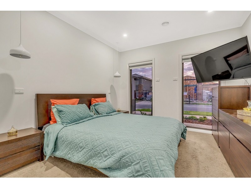 8 Element Street, Craigieburn VIC 3064