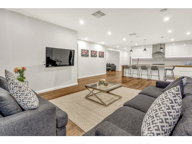 8 Element Street, Craigieburn VIC 3064