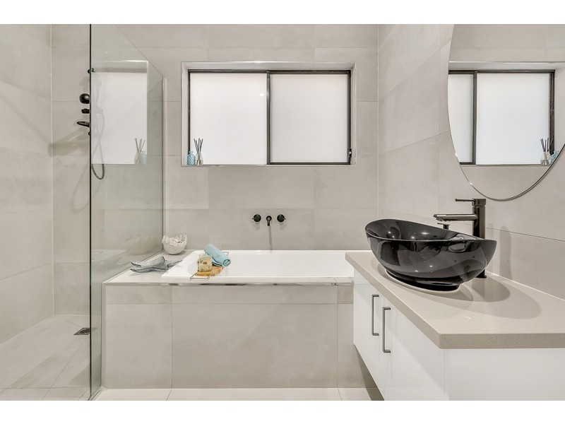 8 Element Street, Craigieburn VIC 3064