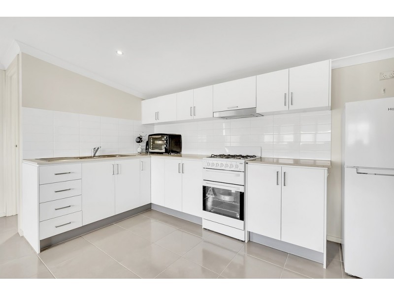 1/1 Hyde Park Avenue, Craigieburn VIC 3064