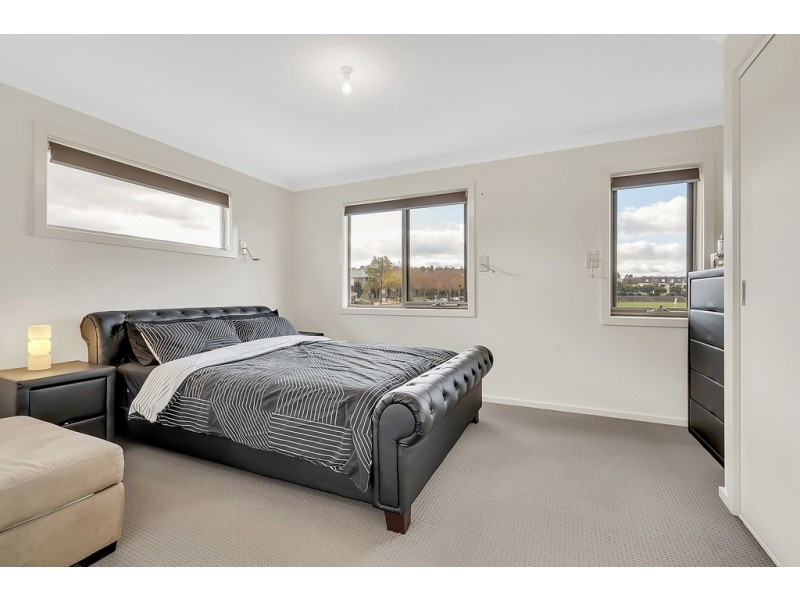 1/1 Hyde Park Avenue, Craigieburn VIC 3064