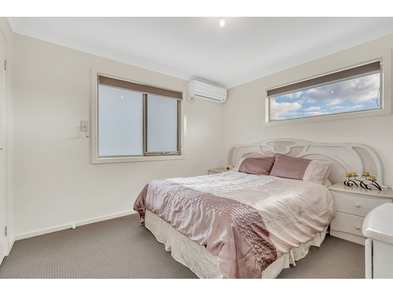 1/1 Hyde Park Avenue, Craigieburn VIC 3064