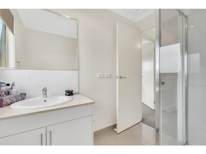 1/1 Hyde Park Avenue, Craigieburn VIC 3064