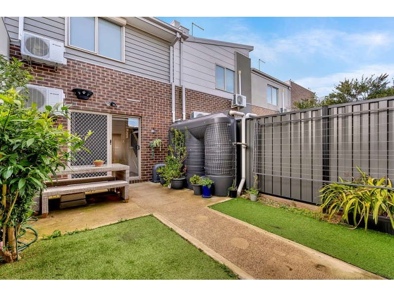 1/1 Hyde Park Avenue, Craigieburn VIC 3064