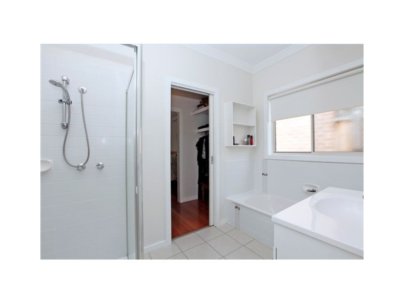 3 Grosvener square, Craigieburn VIC 3064