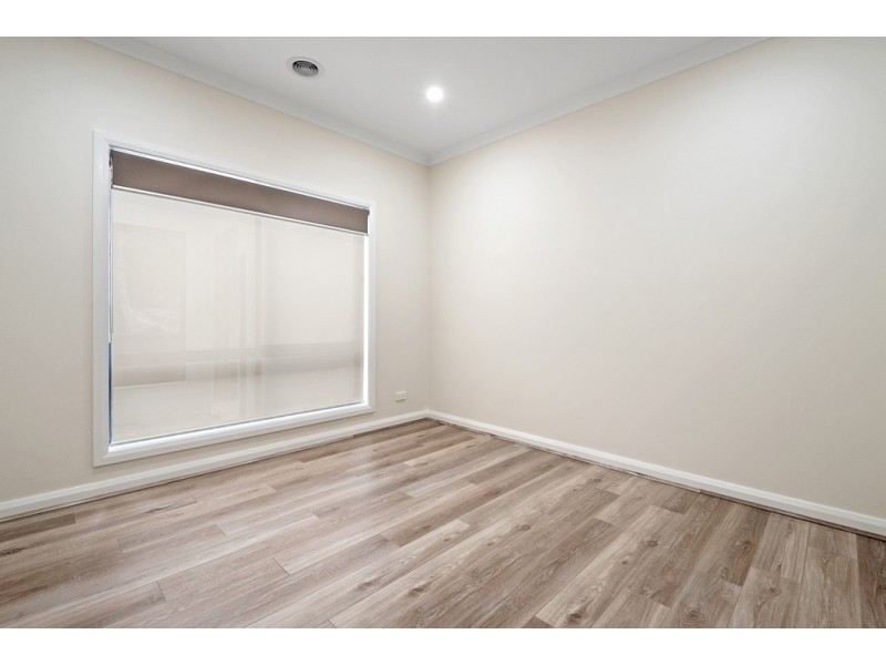 16 Sunmoth Road, Craigieburn VIC 3064