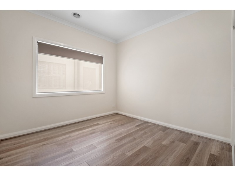 16 Sunmoth Road, Craigieburn VIC 3064