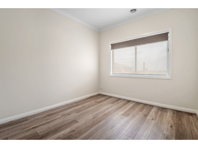 16 Sunmoth Road, Craigieburn VIC 3064