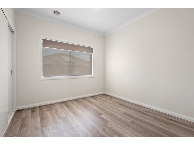 16 Sunmoth Road, Craigieburn VIC 3064