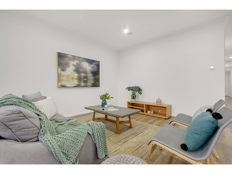 30 Calypso Drive, Mickleham VIC 3064