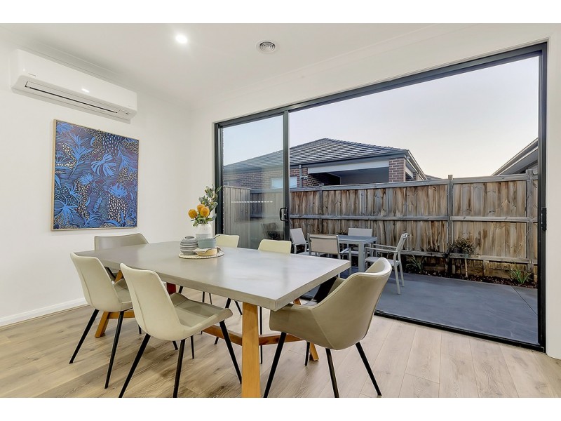 30 Calypso Drive, Mickleham VIC 3064