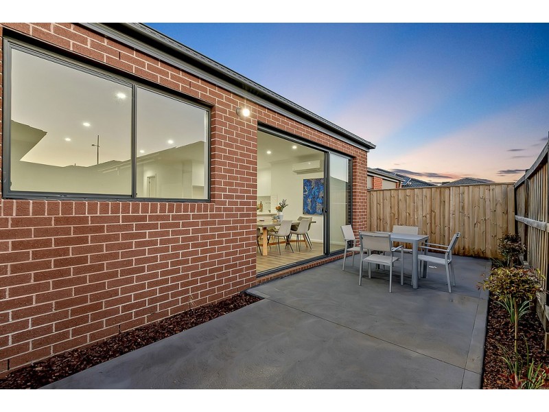 30 Calypso Drive, Mickleham VIC 3064